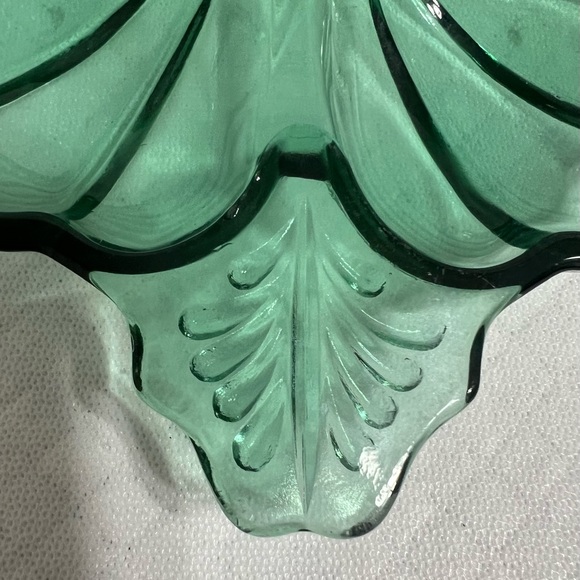 Vtg Green Glass Dish Three Leaf Clover Candy Nut Trinket Tray Carnival Glass MCM - Picture 9 of 13